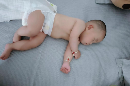 大理宝宝积食发烧怎么处理